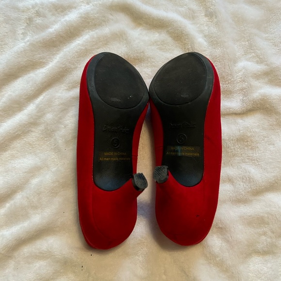 Heels - Picture 4 of 4